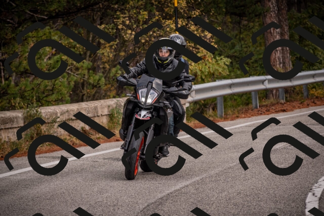 20251018124432-_5000059_am_