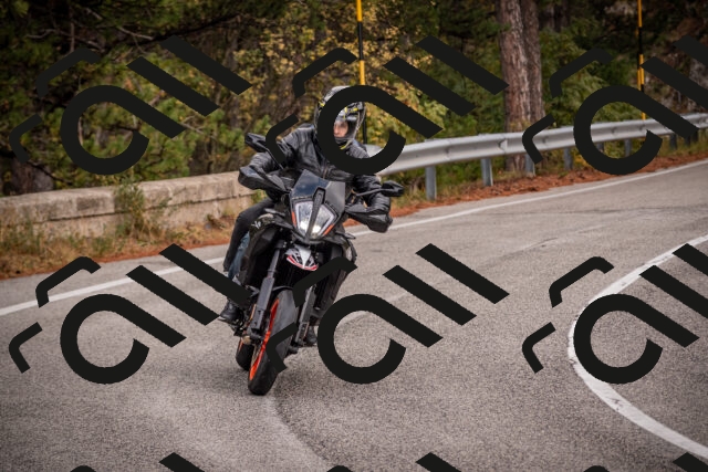 20251018124433-_5000060_am_