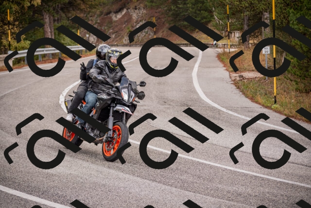 20251018124434-_5000062_am_