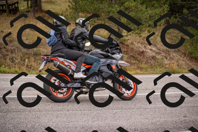 20251018124435-_5000064_am_