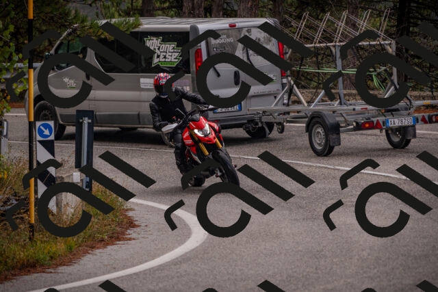 20251018124549-_5000065_am_