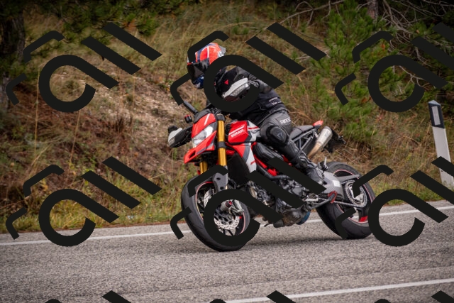 20251018124552-_5000069_am_