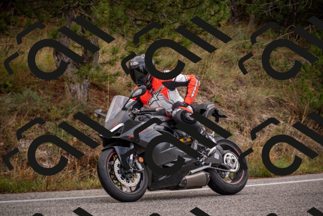 20251018124558-_5000074_am_