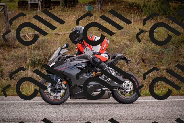 20251018124559-_5000075_am_