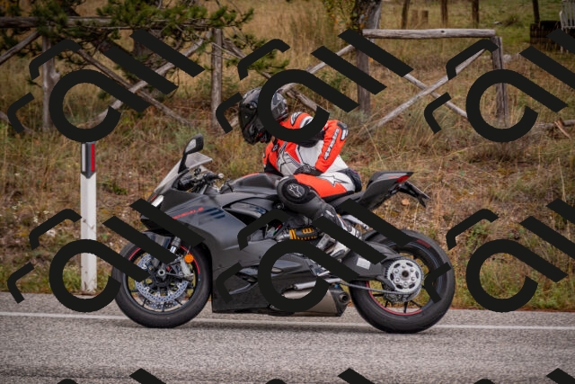 20251018124559-_5000076_am_