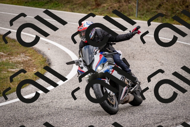 202510181222-DSC_8568_c2