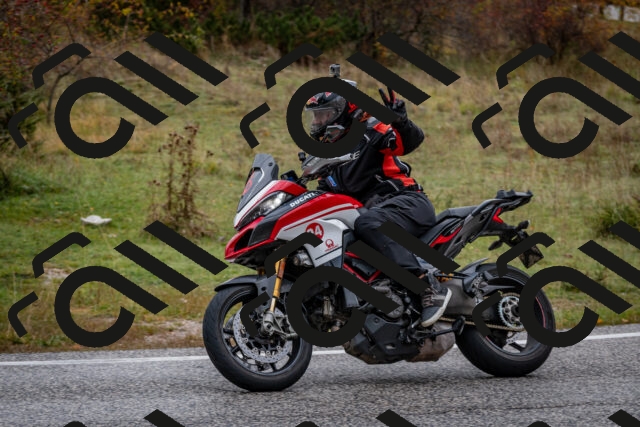 202510181222-DSC_8572_c2