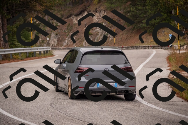 20251019102811-_5000108_am_