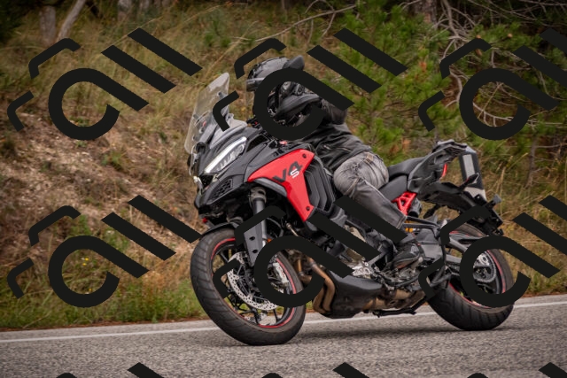 20251019103418-_5000119_am_