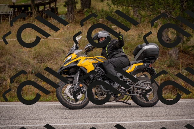 20251019103419-_5000122_am_