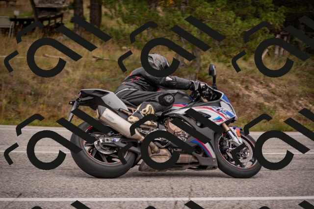 20251019103659-_5000136_am_