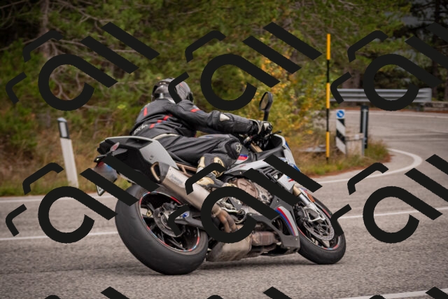 20251019103700-_5000137_am_