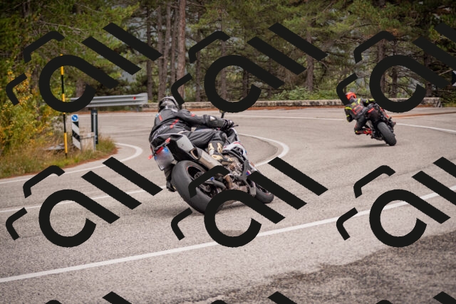 20251019103700-_5000138_am_