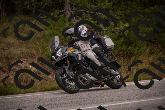 20251019104212-_5000152_am_