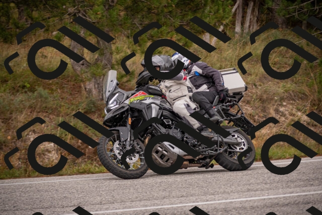 20251019104212-_5000153_am_