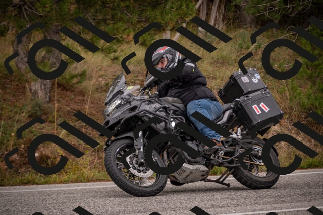 20251019104214-_5000156_am_