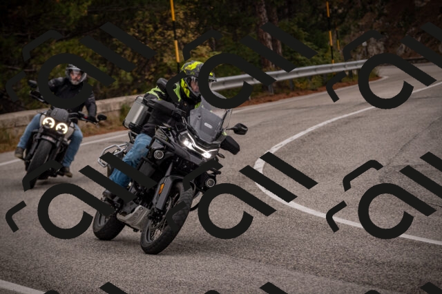 20251019104822-_5000163_am_