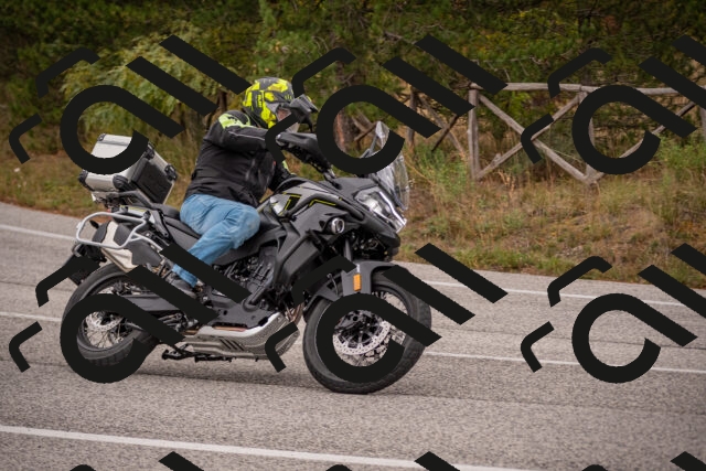 20251019104823-_5000165_am_