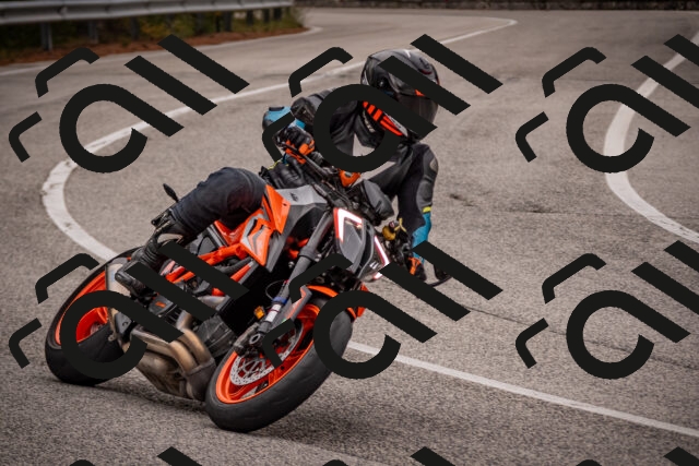 20251019105055-_5000173_am_