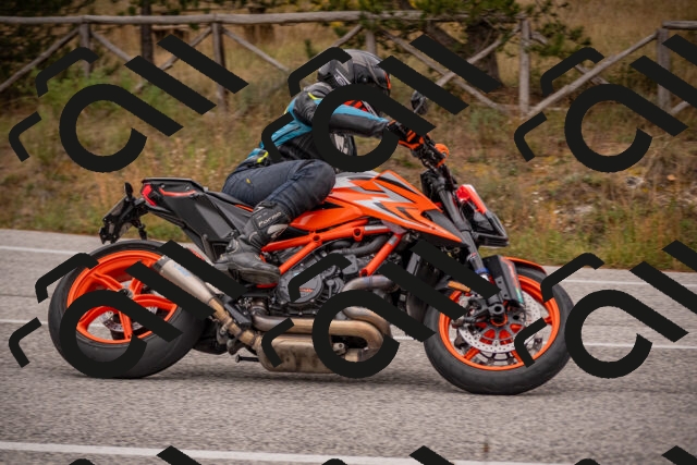 20251019105055-_5000174_am_