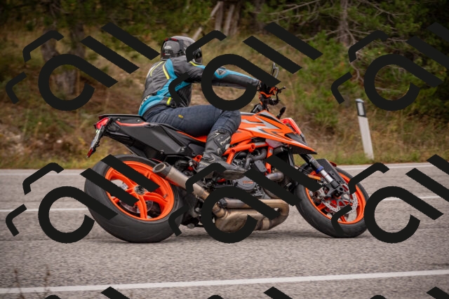 20251019105056-_5000175_am_