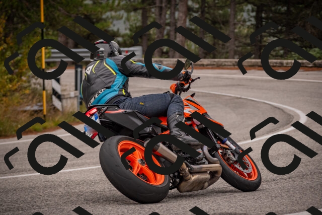 20251019105056-_5000176_am_