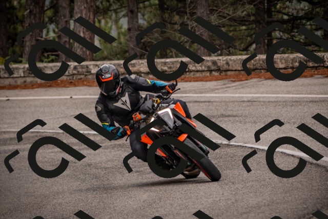 20251019105121-_5000177_am_