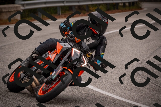 20251019105145-_5000182_am_