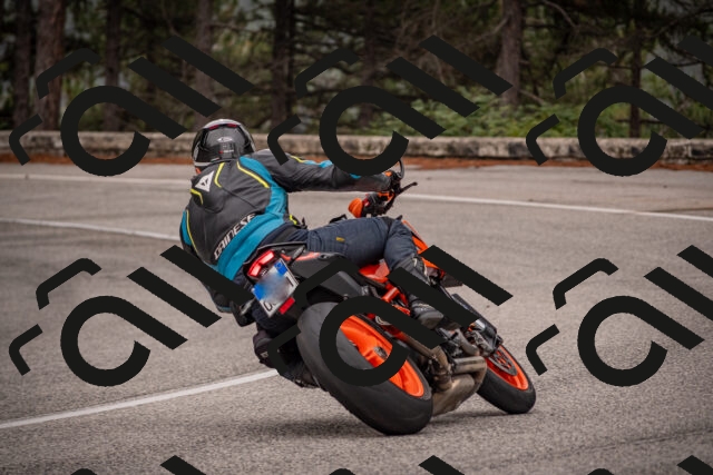 20251019105147-_5000184_am_