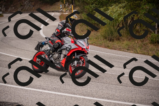 20251019105727-_5000195_am_