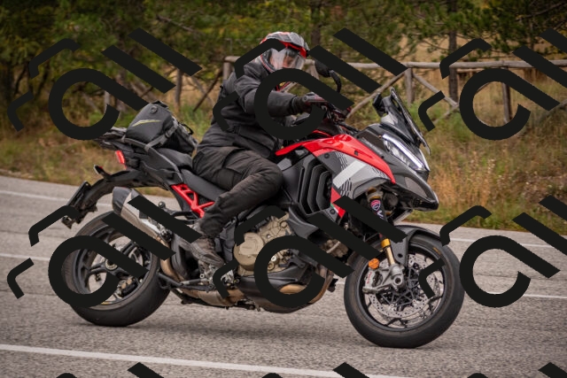 20251019105728-_5000197_am_