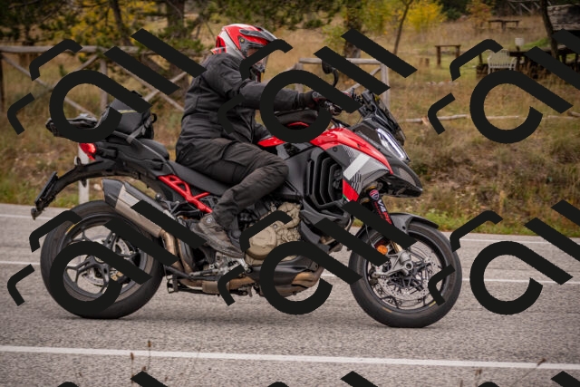 20251019105728-_5000198_am_