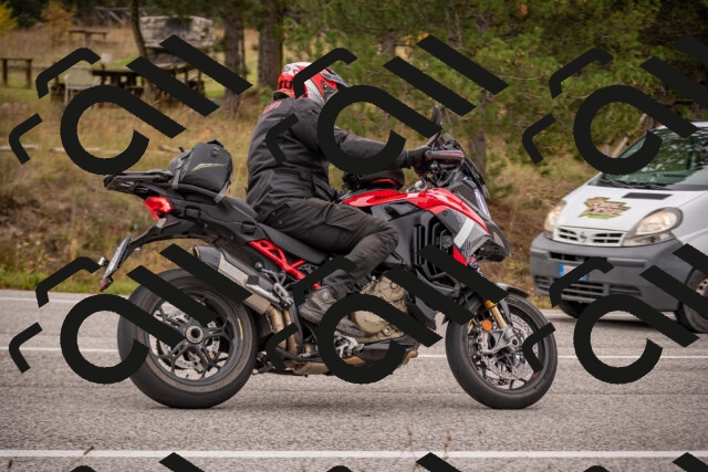 20251019105729-_5000199_am_