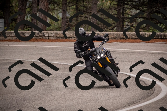 20251019105804-_5000203_am_