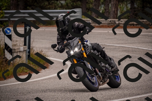 20251019105805-_5000204_am_