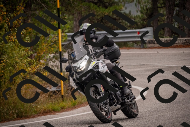 20251019105823-_5000208_am_