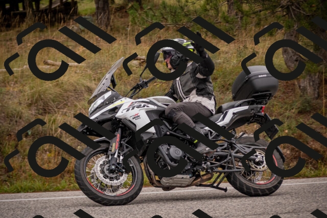 20251019105824-_5000210_am_