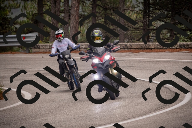 20251019105837-_5000212_am_