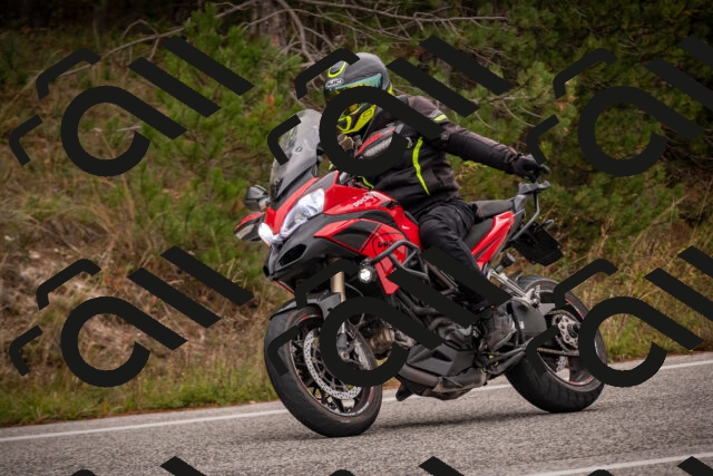 20251019105839-_5000215_am_