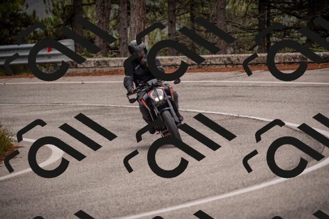 20251019105858-_5000219_am_