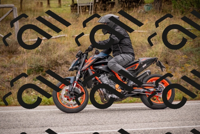 20251019105900-_5000222_am_