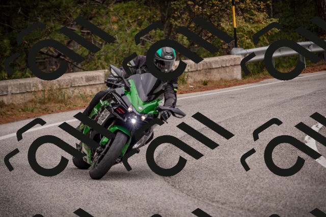 20251019110537-_5000236_am_