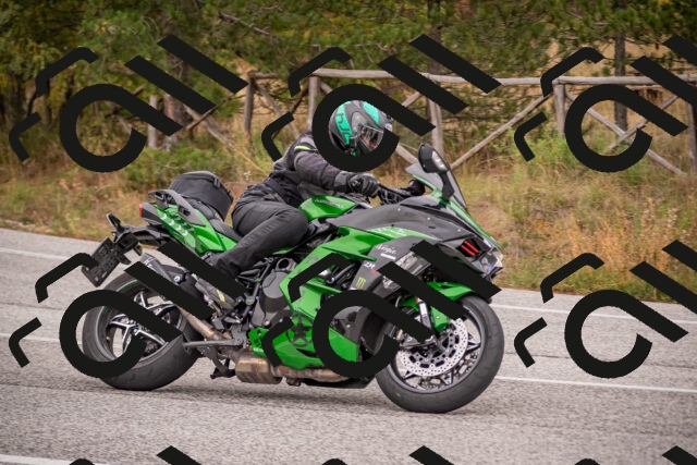 20251019110538-_5000238_am_