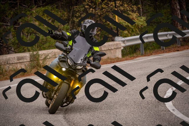 20251019110942-_5000248_am_