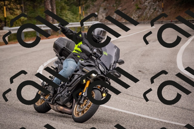 20251019110942-_5000249_am_