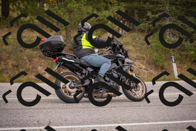 20251019110944-_5000252_am_