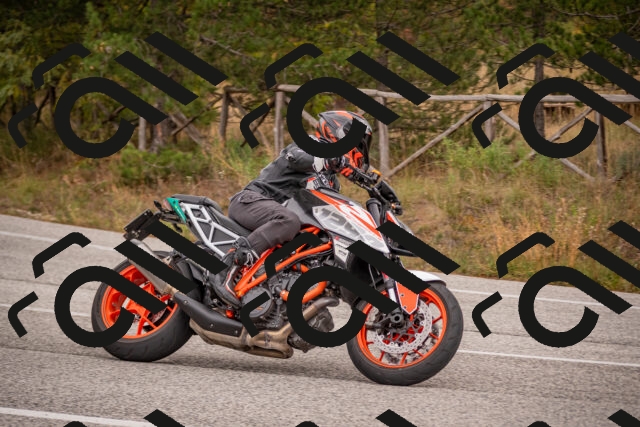 20251019111126-_5000256_am_