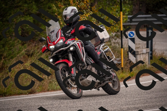 20251019111819-_5000269_am_