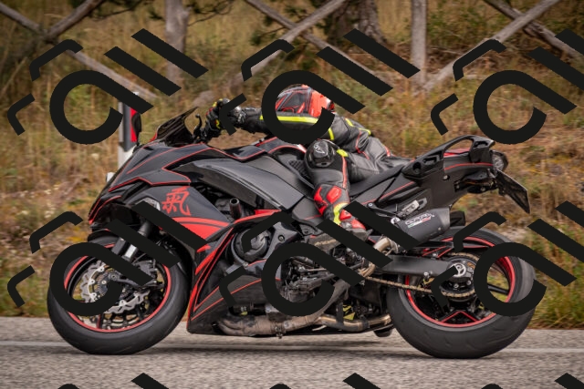 20251019112137-_5000278_am_