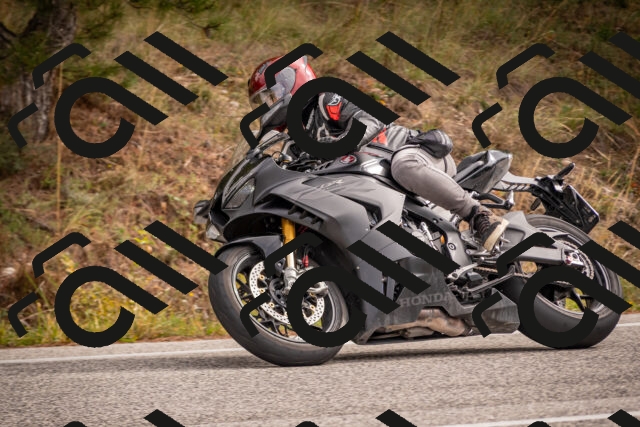 20251019112334-_5000283_am_